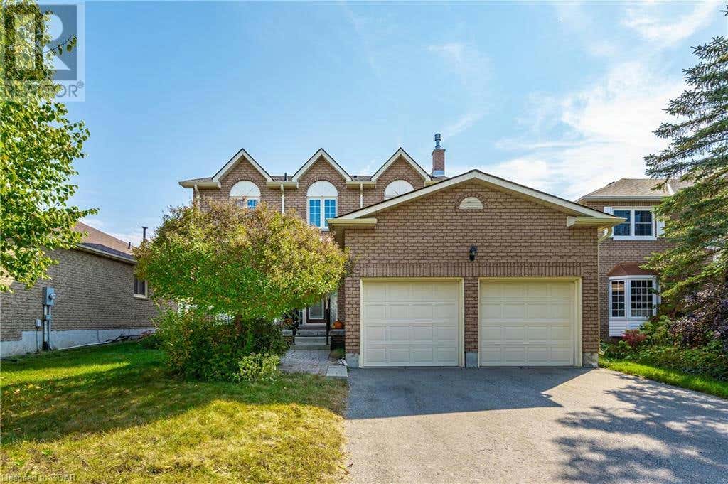 742 WOODHILL Drive, Fergus, ON N1M3N2 House For Sale RE/MAX 40641399