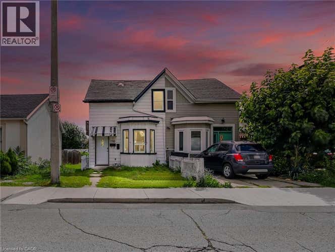 110 EMERALD Street N