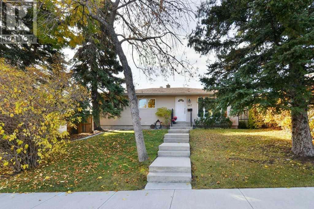 447 Hendon Drive NW, Calgary, AB T2K2A1 House For Sale RE/MAX A2173437