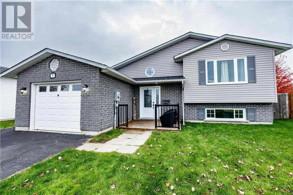 9 WINFIELD STREET, Petawawa, ON K8H0A1 House For Sale RE/MAX 1417895