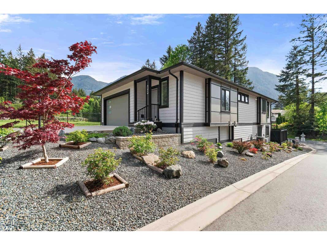 13 21196 KETTLE VALLEY ROAD, KAWKAWA LAKE