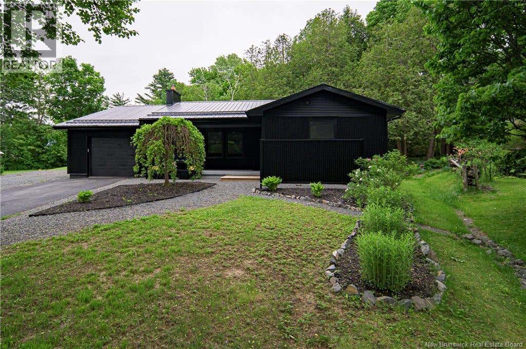 34 SIMCOE COURT