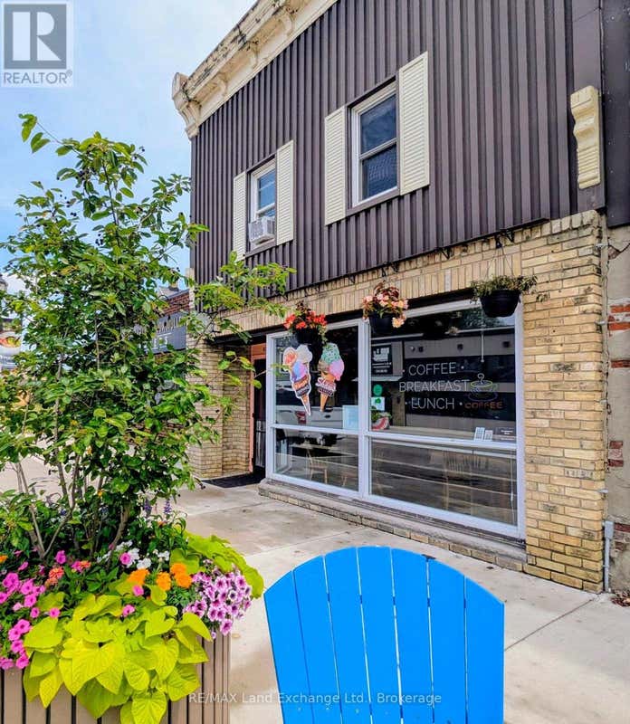 829 QUEEN STREET