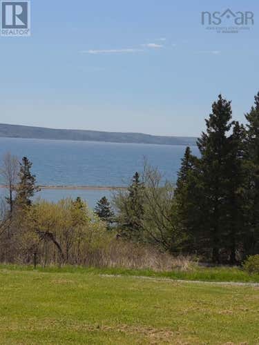 Old Castle Bay Road