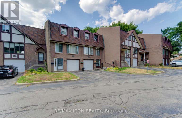 57 - 49 CEDARWOODS CRESCENT