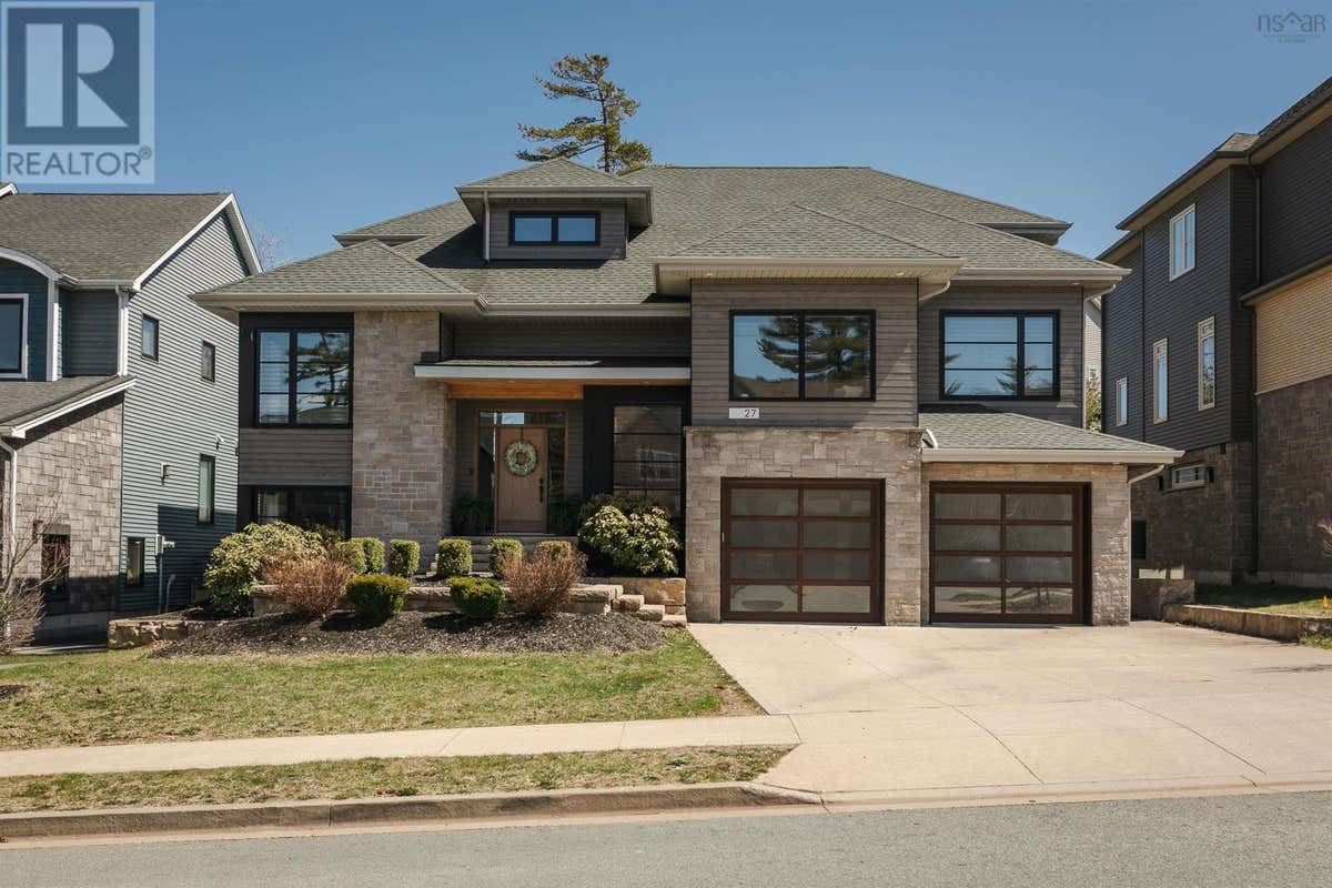 27 WEYBRIDGE LANE