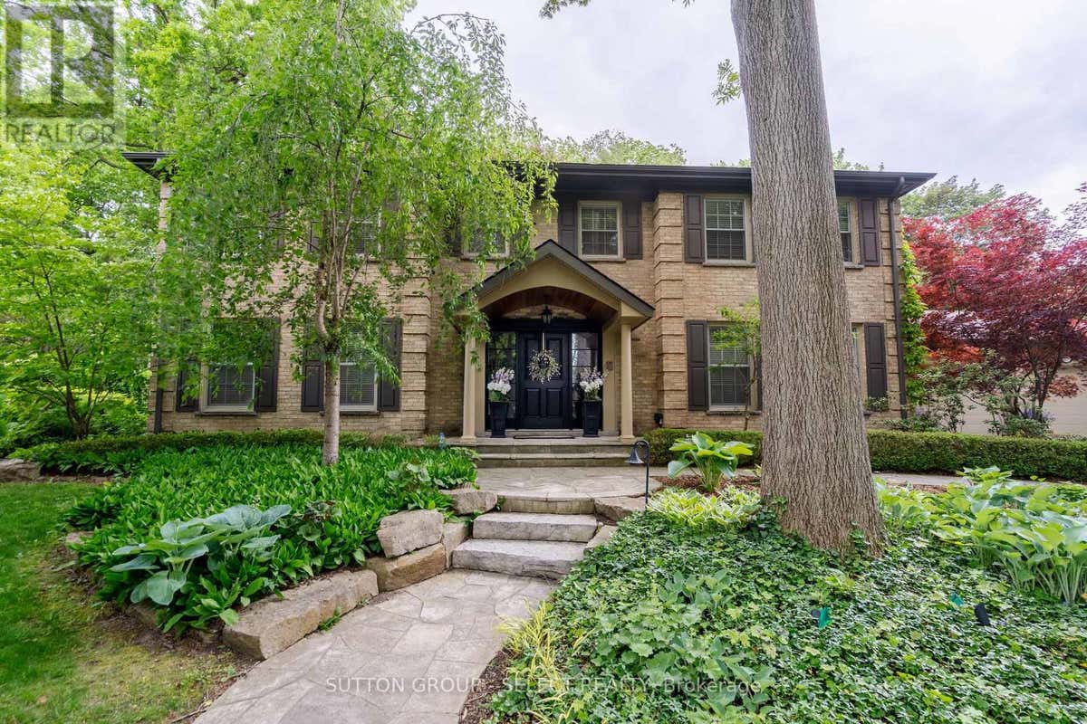 129 WYCHWOOD PLACE
