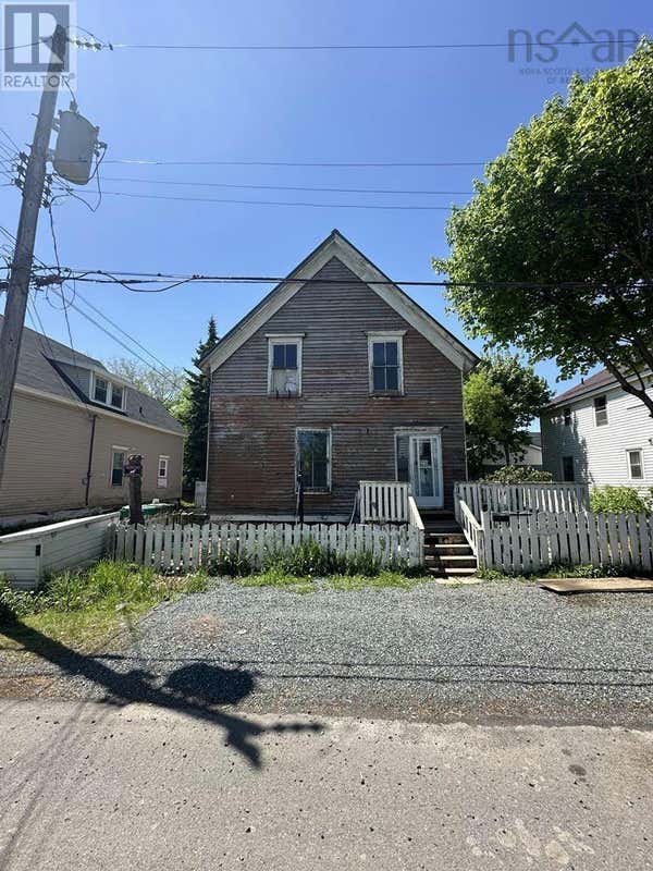8 McLellan St