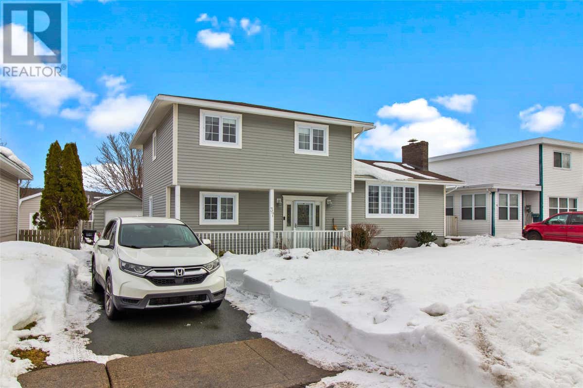 37 RUTLEDGE CRESCENT