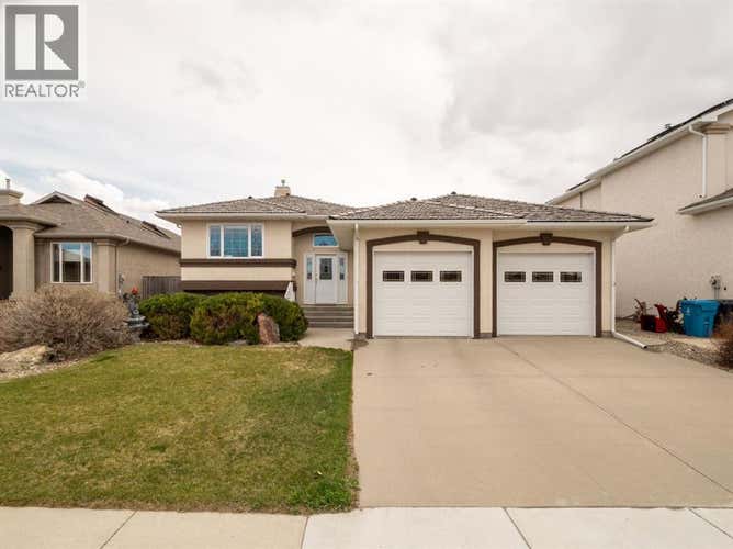 44 Canyon Boulevard W