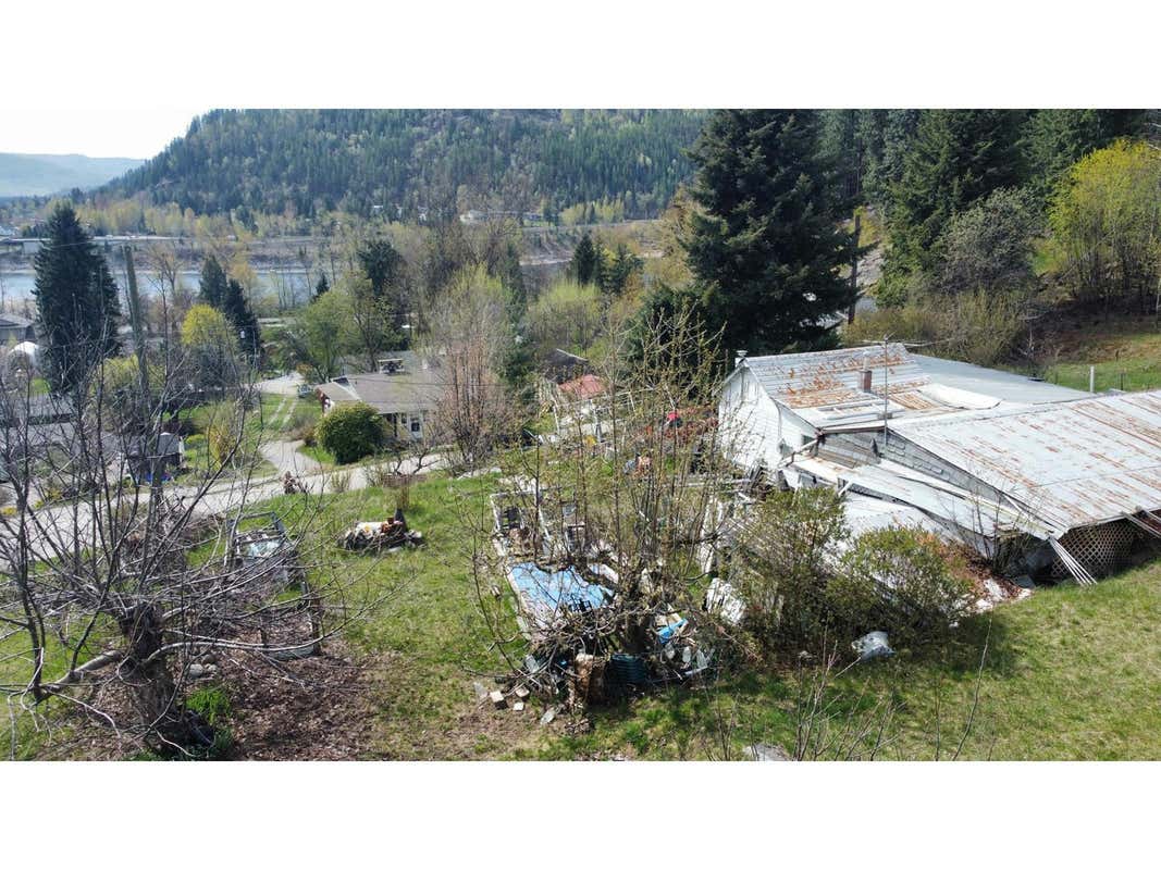 2545 PURDY ROAD, Robson, BC V1N4V1 House For Sale RE/MAX 2479858