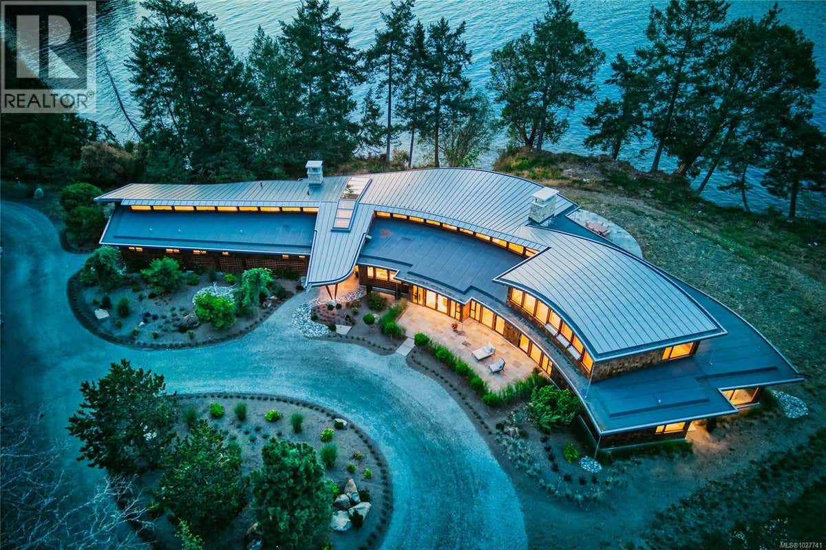 3200 CLAM BAY RD