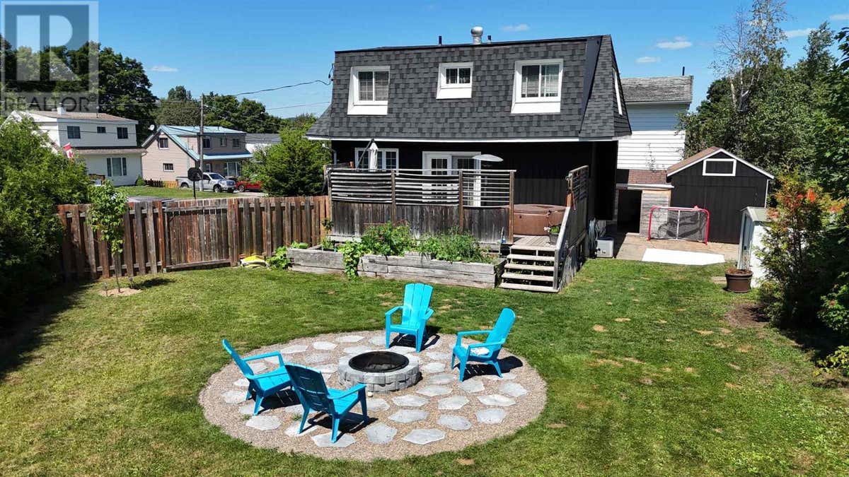 40 WESTVIEW CRES