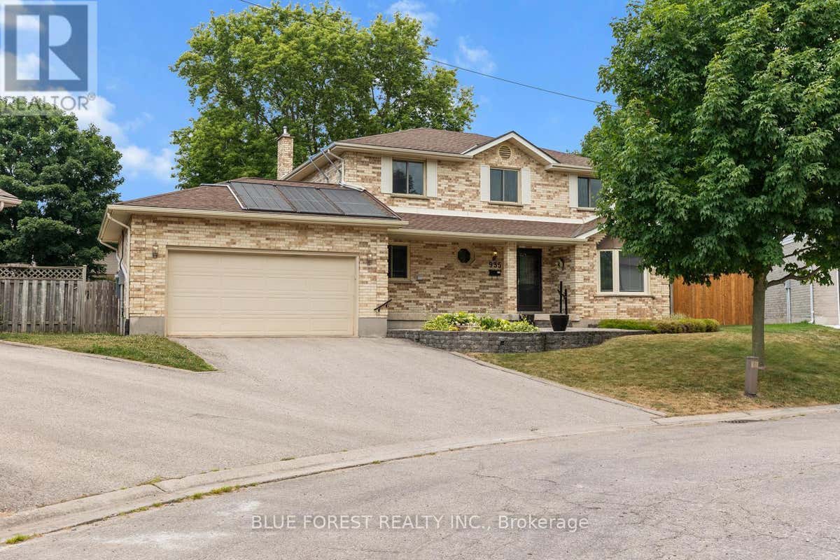 935 COUNTRY CLUB PLACE