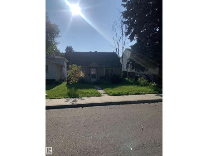11906 63 ST NW