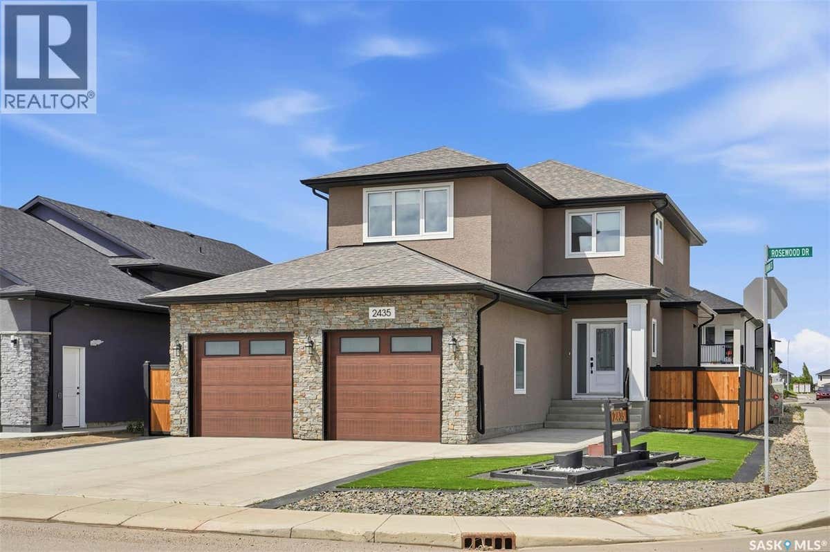 2435 ROSEWOOD DRIVE