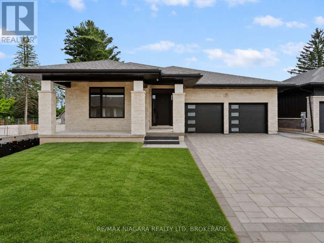 21 ACCURSI CRESCENT