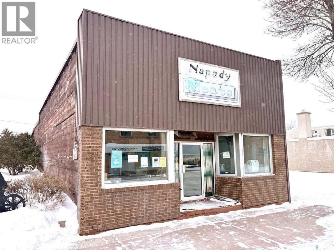 127 3RD AVENUE W