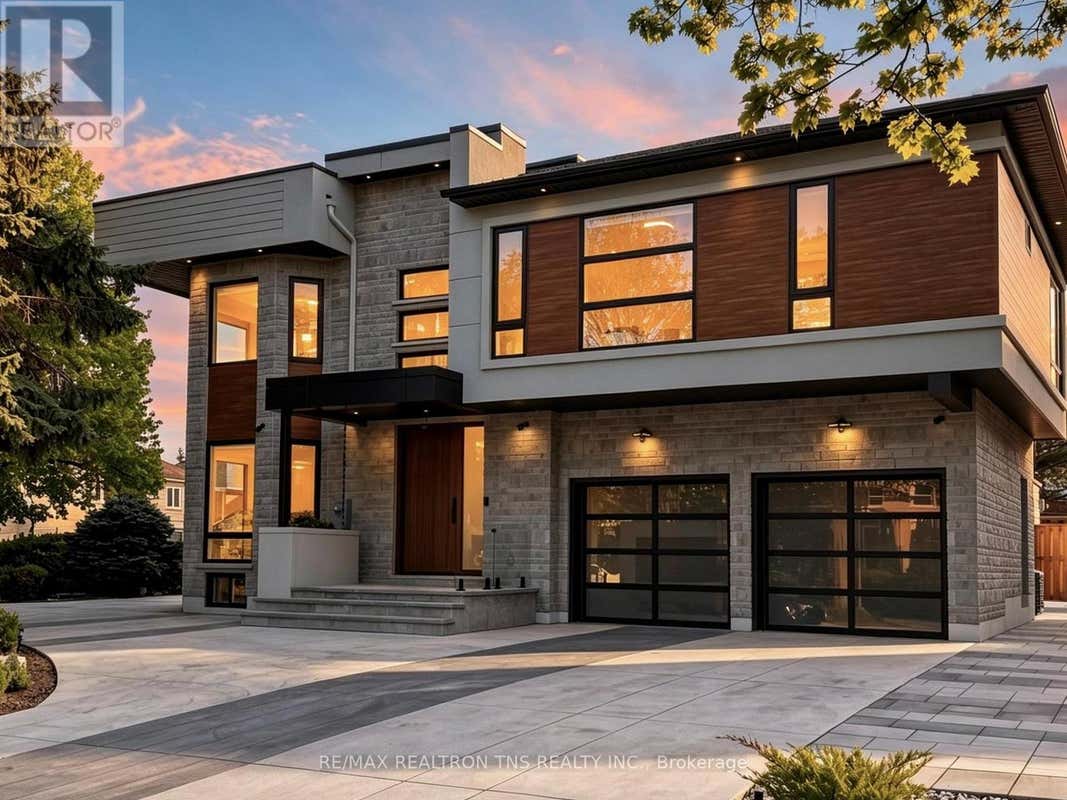 2 EASTGATE CRESCENT