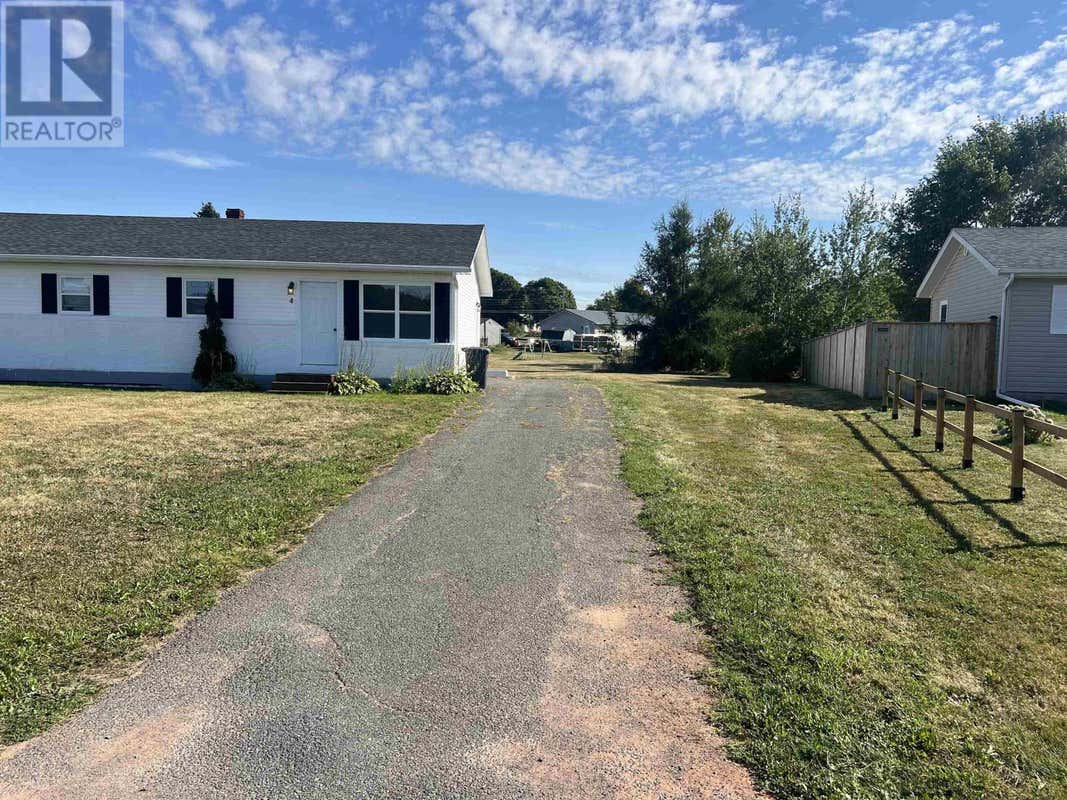 4 Elizabeth Cres  
