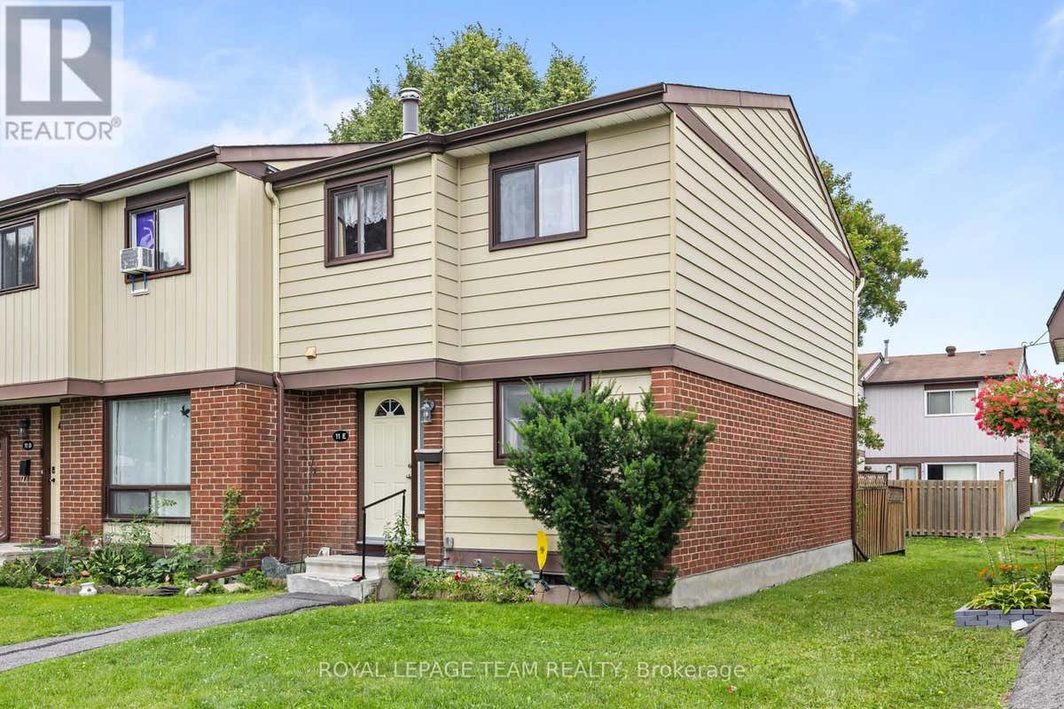 11E FOXHILL WAY