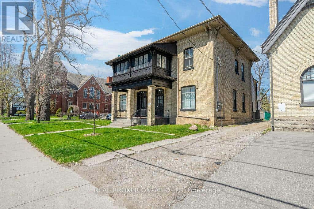 302 OXFORD STREET E, London, ON N6A1V4 House For Sale RE/MAX X9509851