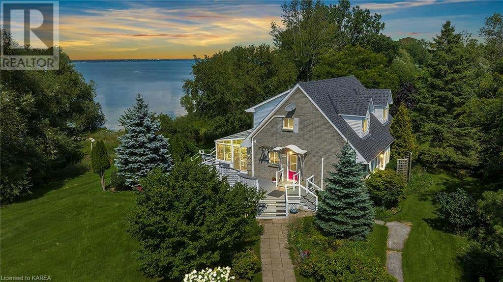 9820 FRONT Road, Stella, ON K0H2S0 House For Sale RE/MAX 40648145