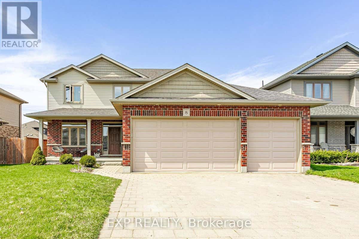 8 OLIVER CRESCENT