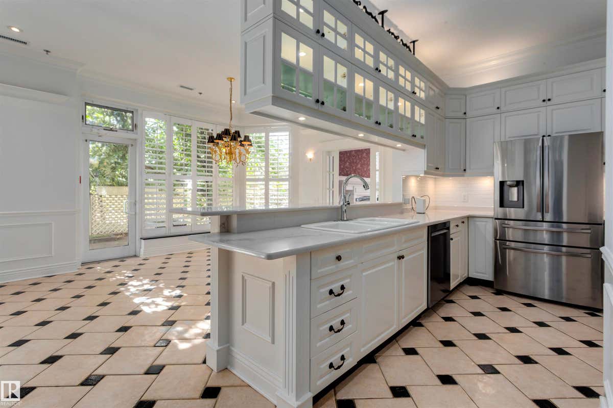 102-11826 100 AVENUE