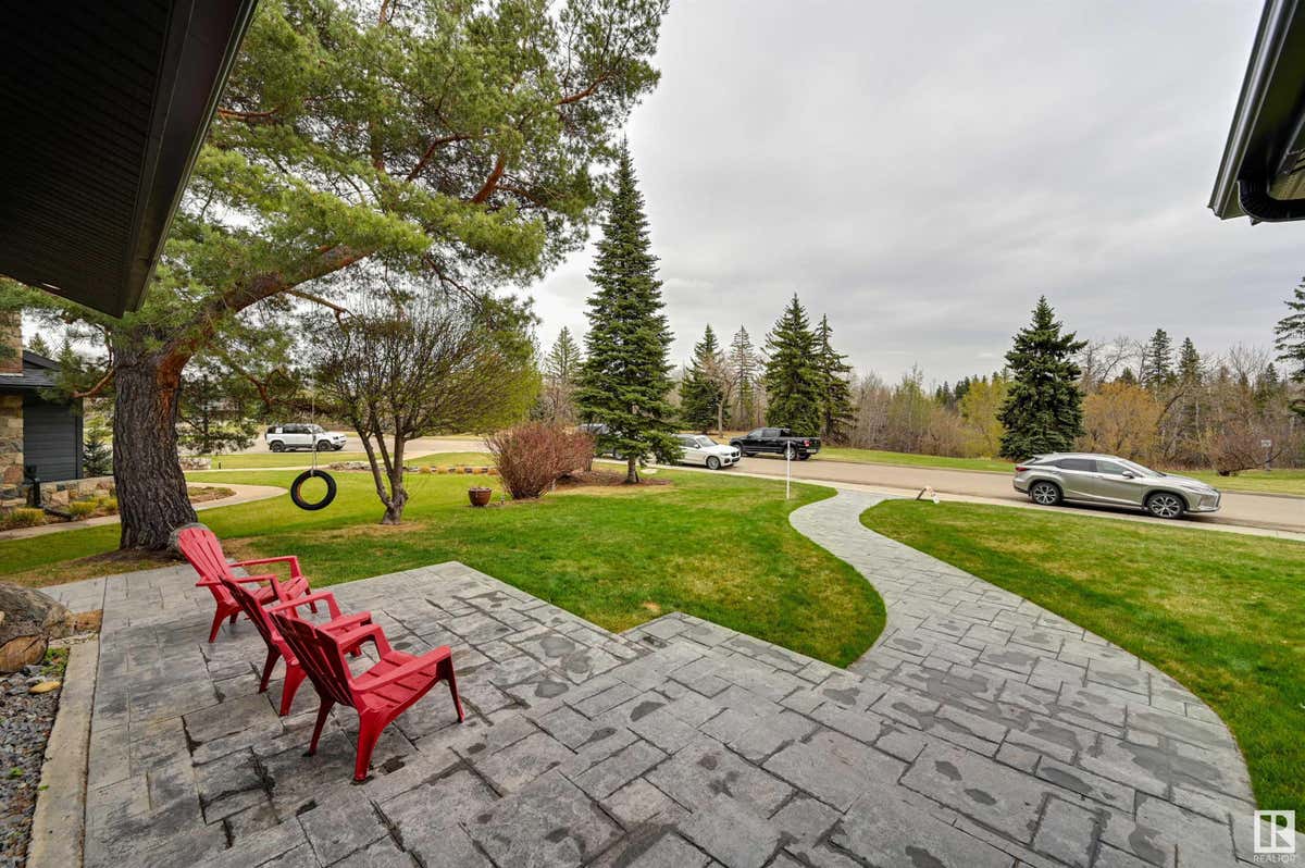 13850 RAVINE DR NW, Edmonton, AB T5N 3M1 House For Sale | RE/MAX | E4442500