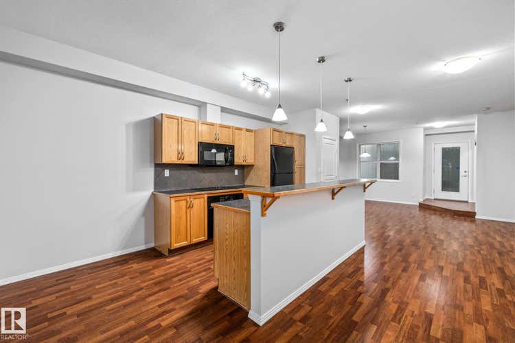 #127 4831 104A ST NW