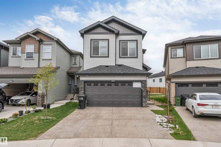 1340 11 AV NW