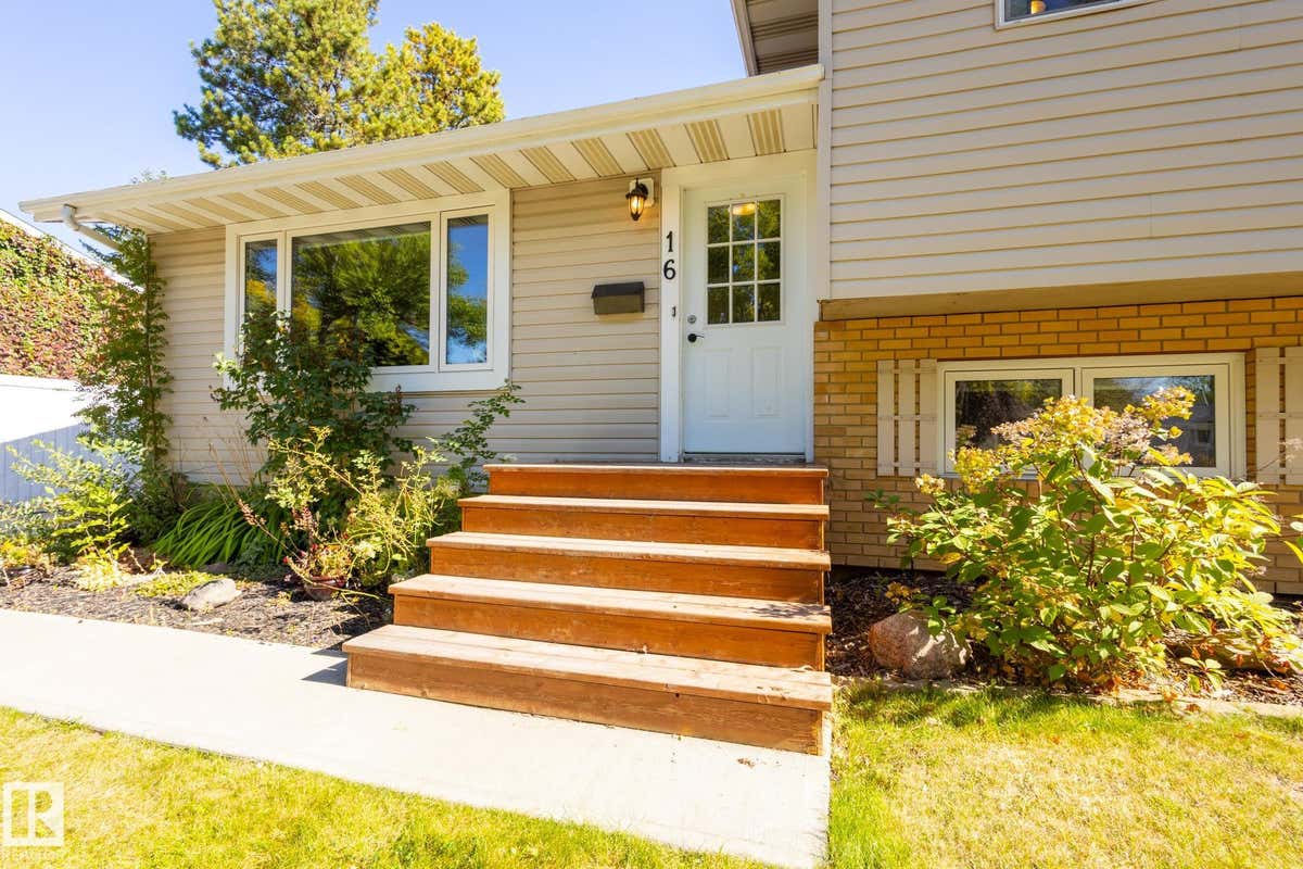 16 LAROSE DR, St. Albert, AB T8N 1S6 House For Sale | RE/MAX