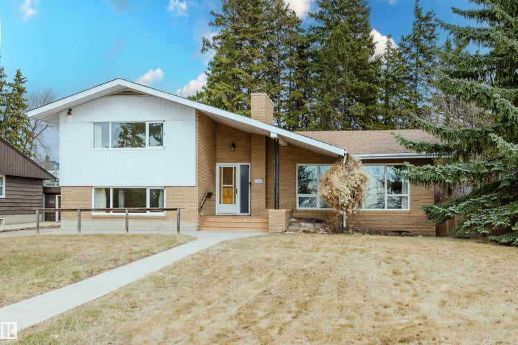 7907 SASKATCHEWAN DR NW