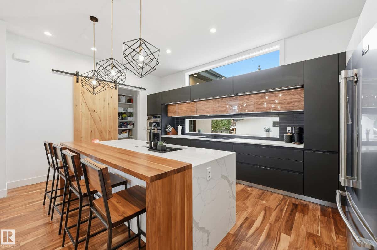 44B VALLEYVIEW CRESCENT