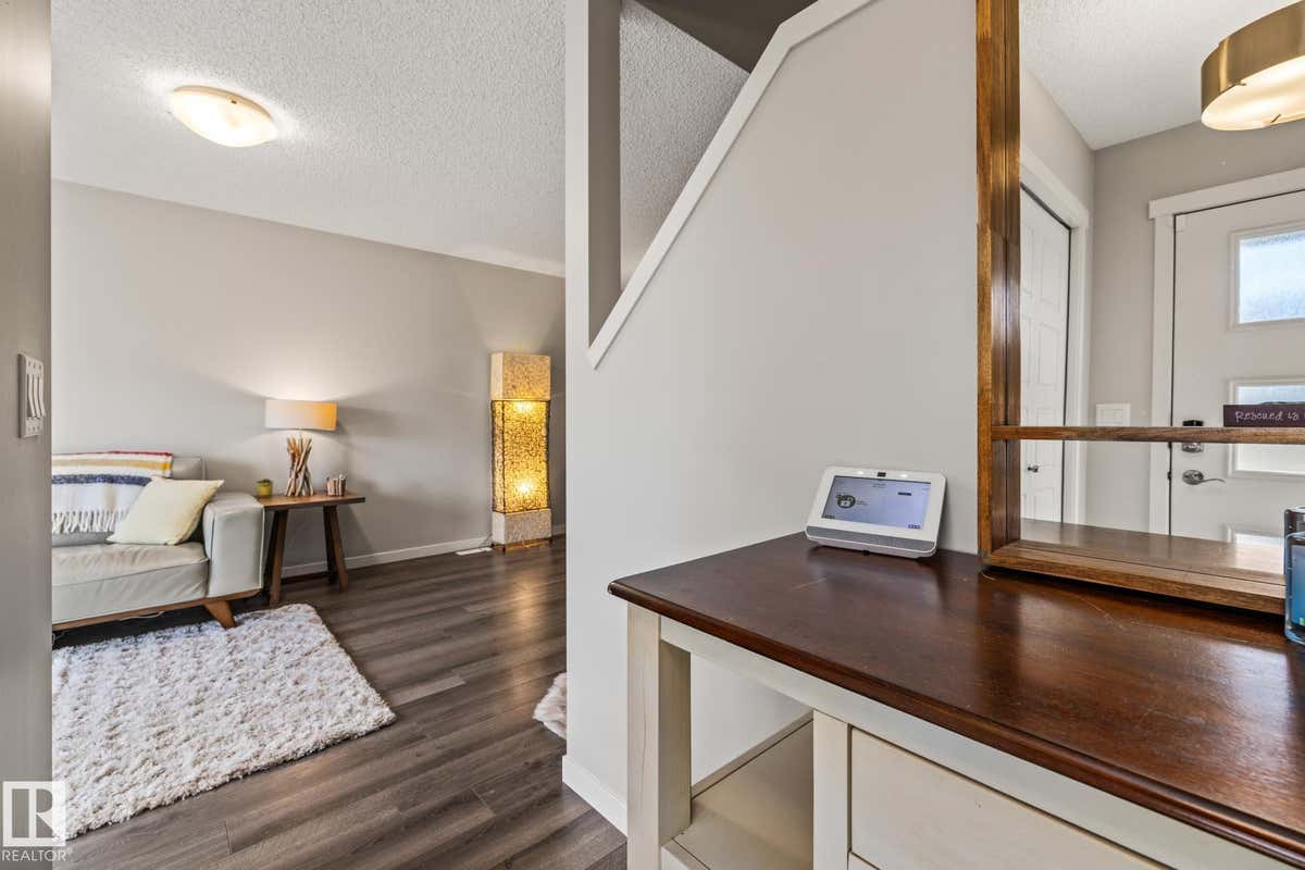 20110 27 AV NW, Edmonton, AB T6M 0W7 Condo For Sale | RE/MAX
