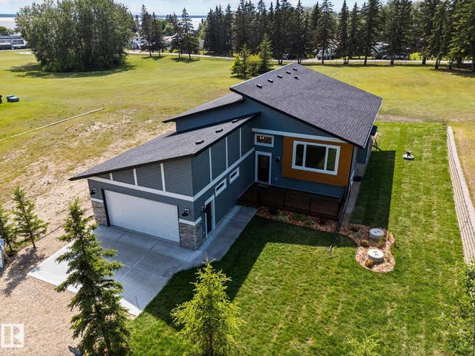 102 1 Street Yellowstone