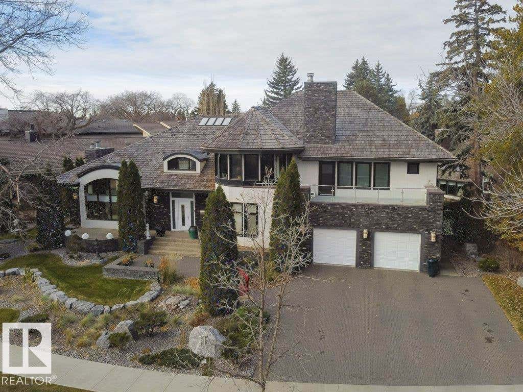 11 WELLINGTON CRESCENT