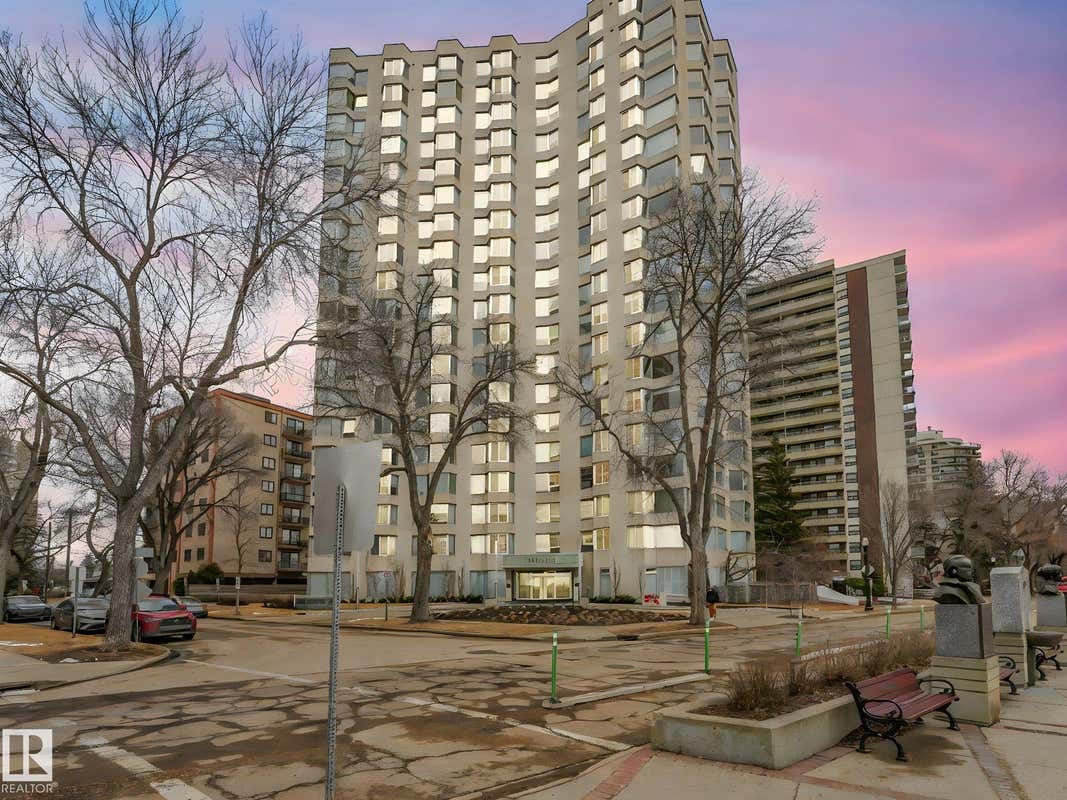 601-11826 100 AVENUE