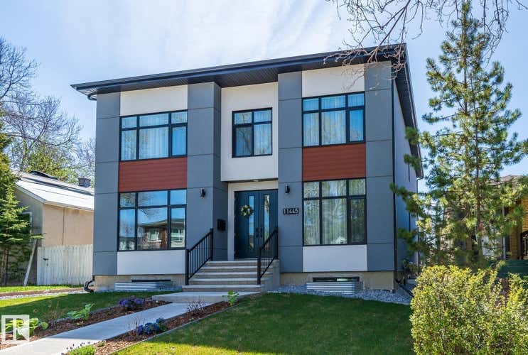 11445 79 AV NW