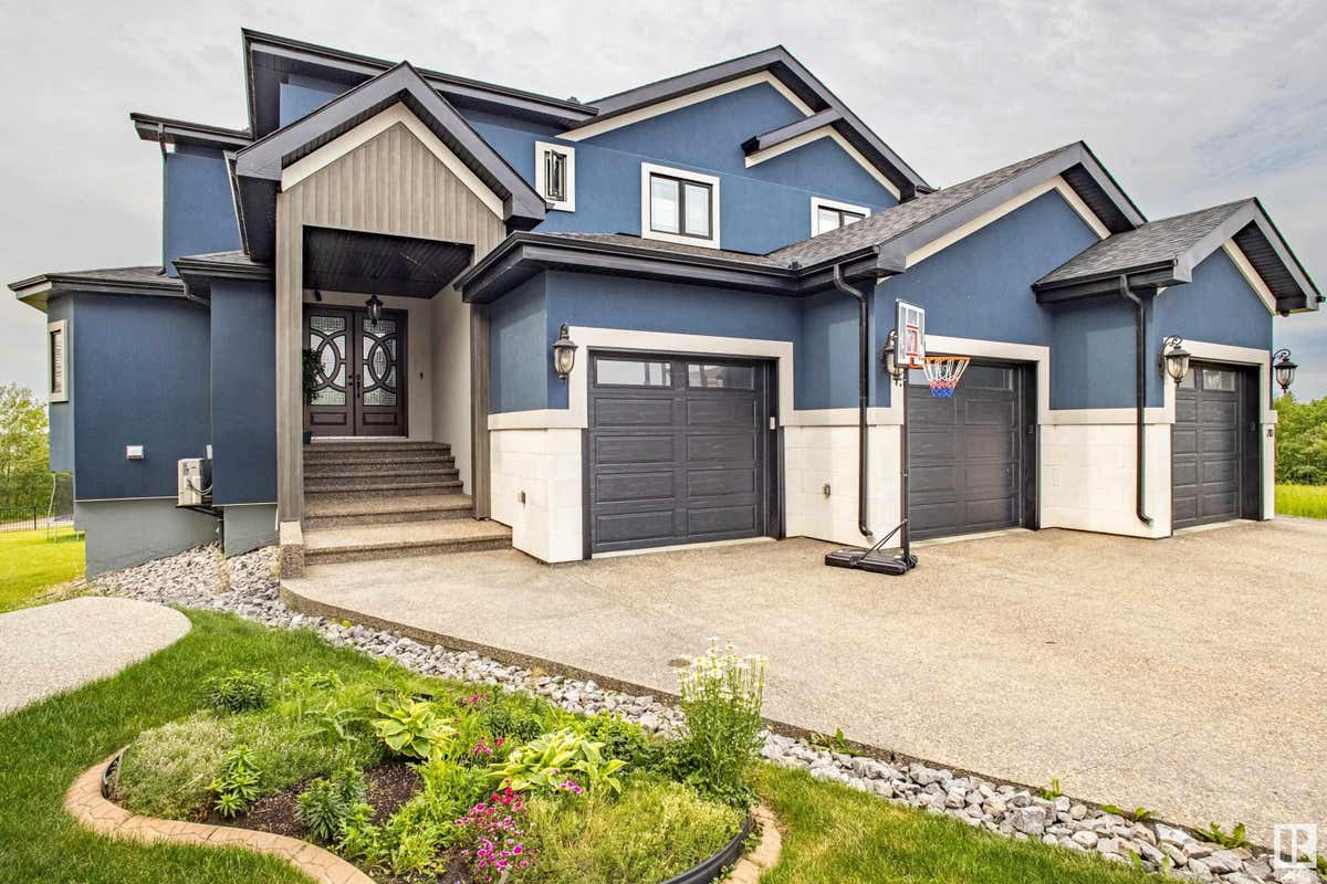 710 FRASER VISTA VS NW, Edmonton, AB T5Y 0L6 House For Sale | RE/MAX ...