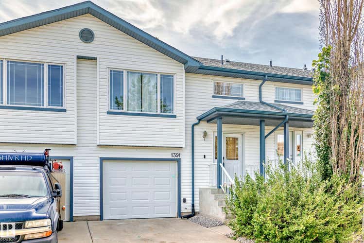 1391 HERMITAGE RD NW