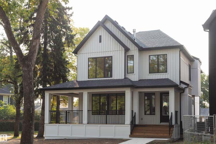 6003 111 AV NW