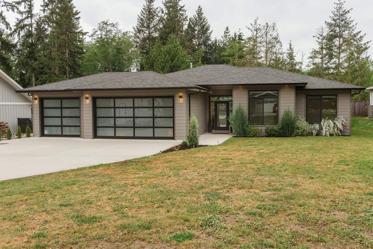 437 SOLAZ PLACE