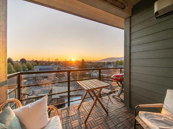 PH5 2889 E 1ST AVENUE, Vancouver BC V5M 0G2