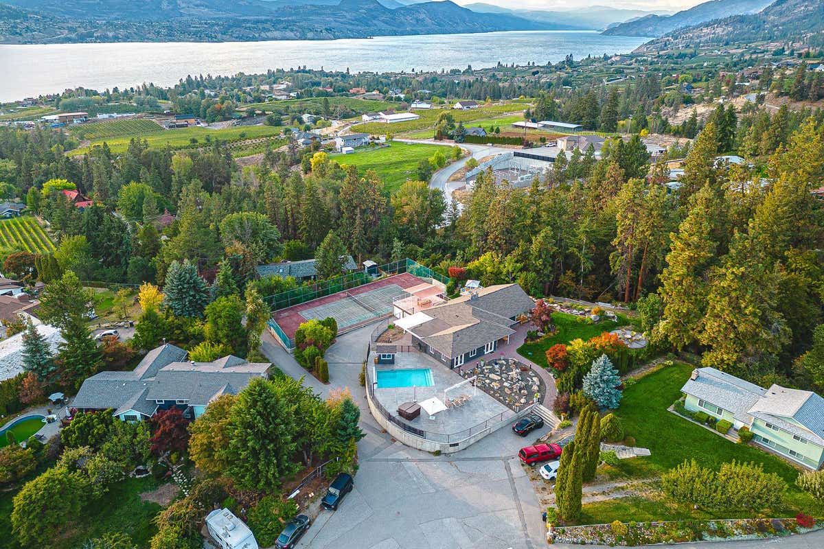 3029 SPRUCE DRIVE
