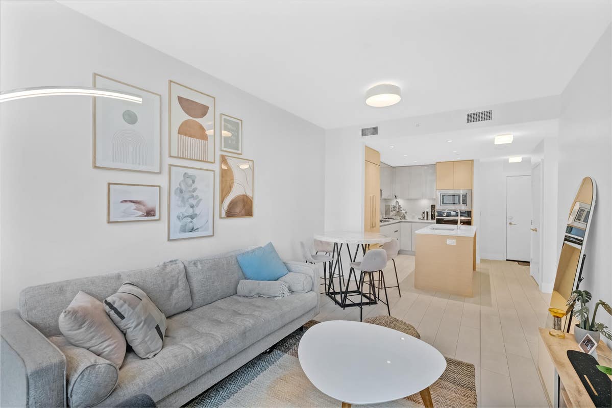 353 8575 RIVERGRASS Dr  