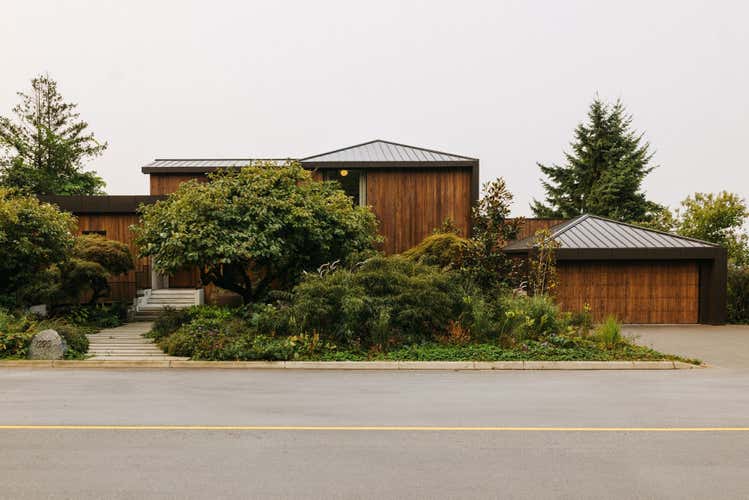 1295 W KEITH ROAD, North Vancouver BC V7P 1Y9