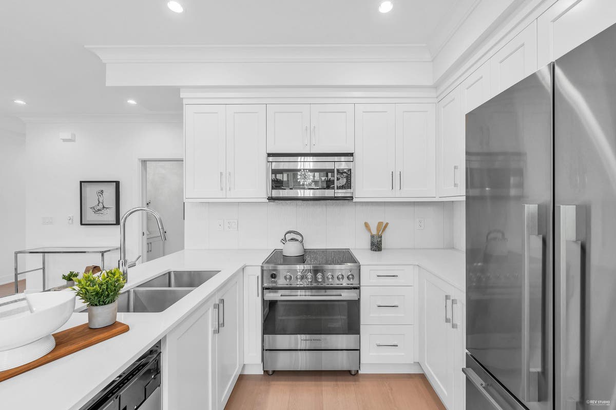 107-8233 WILLIAMS ROAD