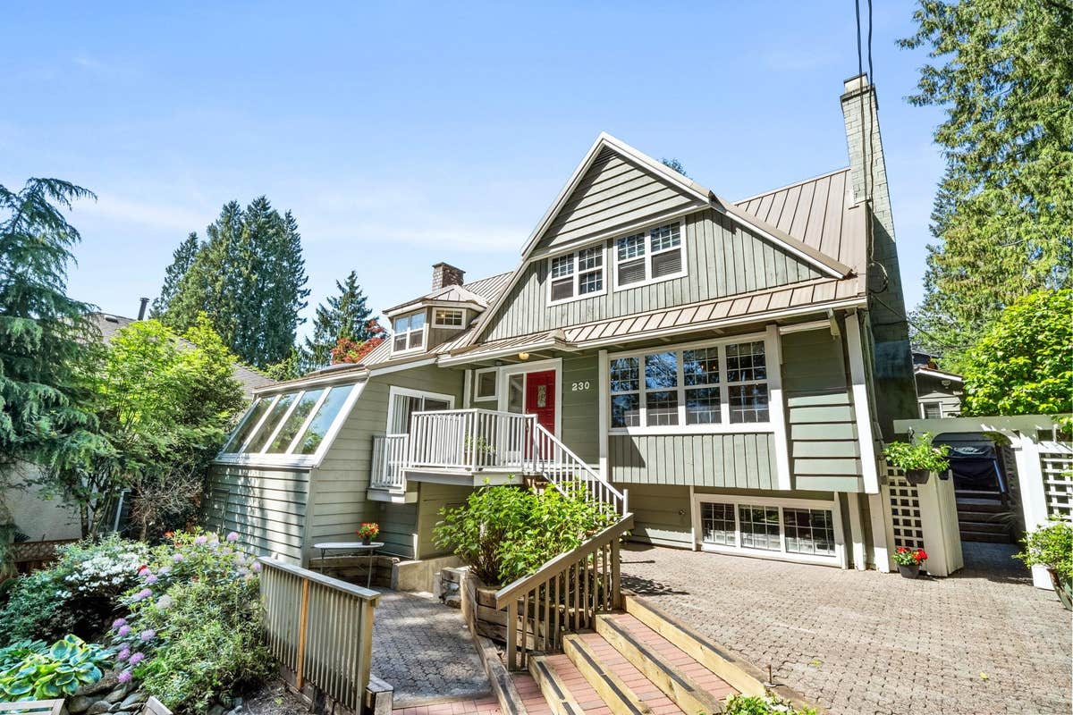 230 W 22ND STREET